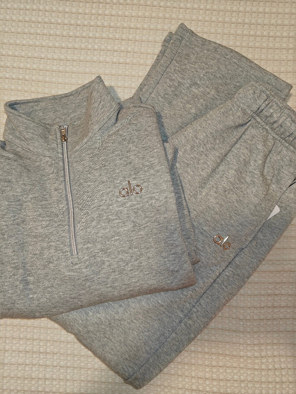 ALO Accolade Athletic Heather Grey 1/4-Zip Pullover & Straight Leg Sweatpant Set